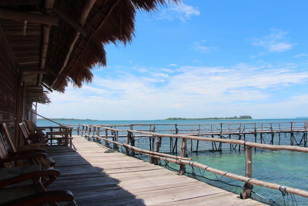 Bintan Laguna Restaurant And Resort 텔루크바카우 외부 사진