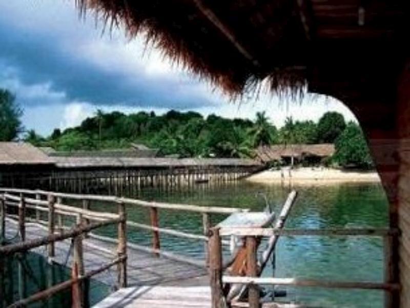 Bintan Laguna Restaurant And Resort 텔루크바카우 외부 사진
